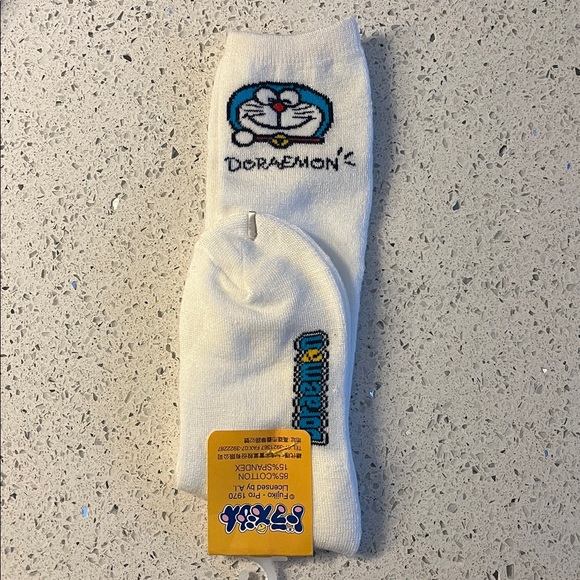 Doraemon/Hello Kitty Bundle - Picture 12 of 15